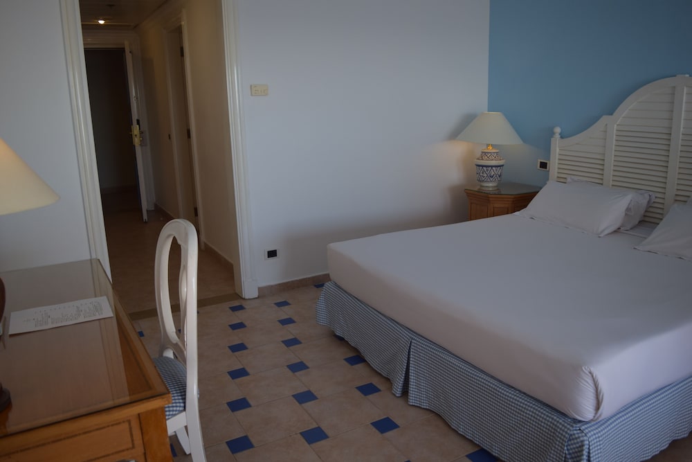 Room, 1 King Bed, Garden View