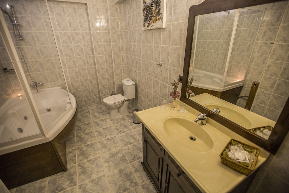 Family Suite - Photo 7