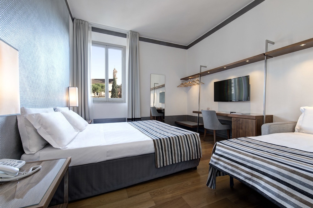 Deluxe Triple Room, Garden View photo 2