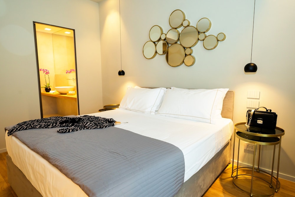Deluxe Double or Twin Room photo 2