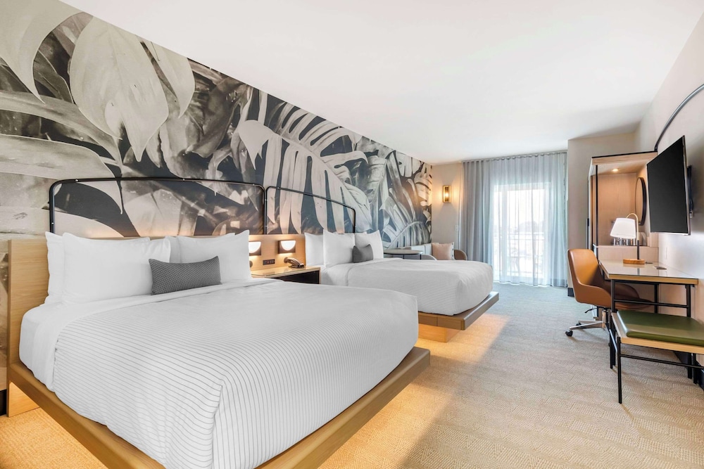 Standard Room, Multiple Beds, Non Smoking, Balcony