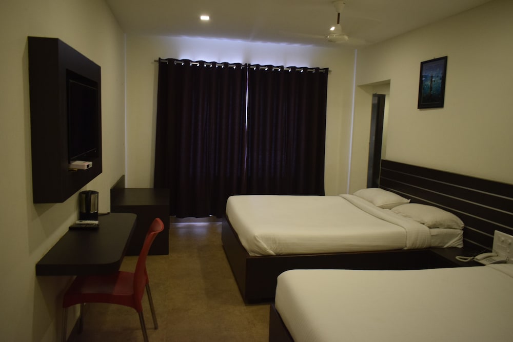 Deluxe Quadruple Room - Photo 3