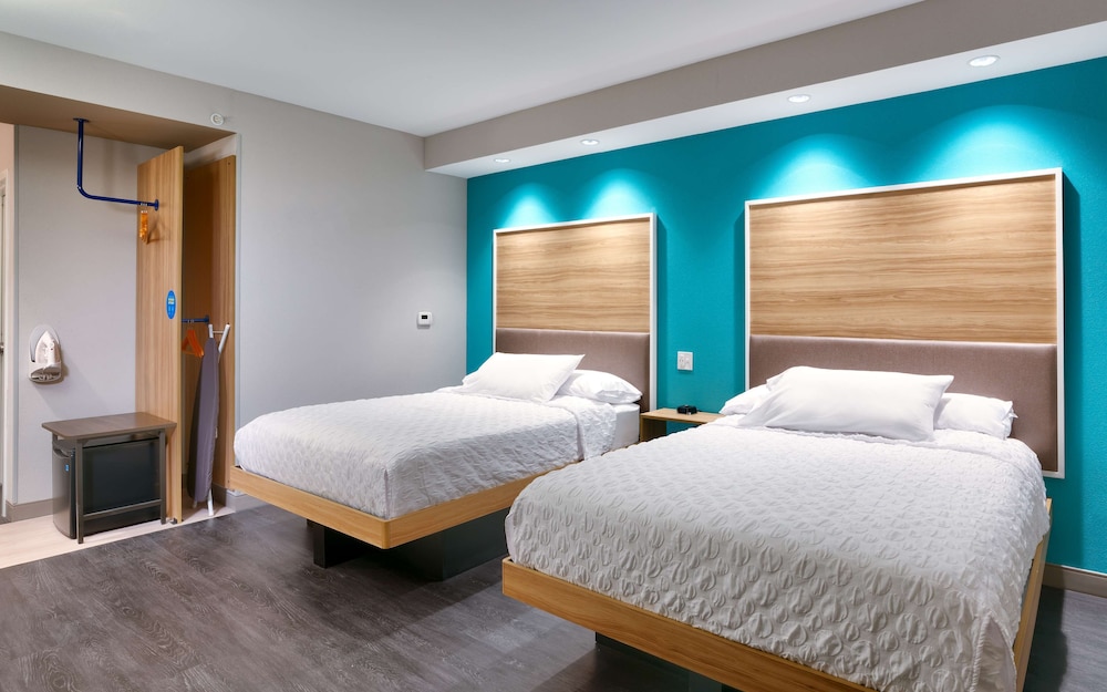 Room, 2 Queen Beds, Accessible photo 3