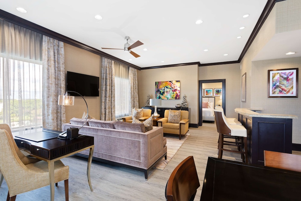 Deluxe Suite, One King Bed - Photo 2