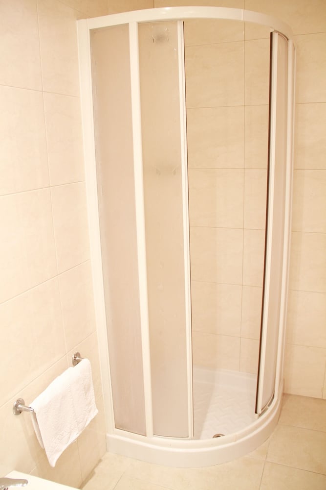 Double Room - Photo 5