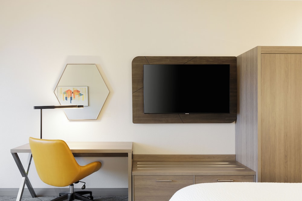 Standard Room, 2 Queen Beds, Accessible - Photo 4