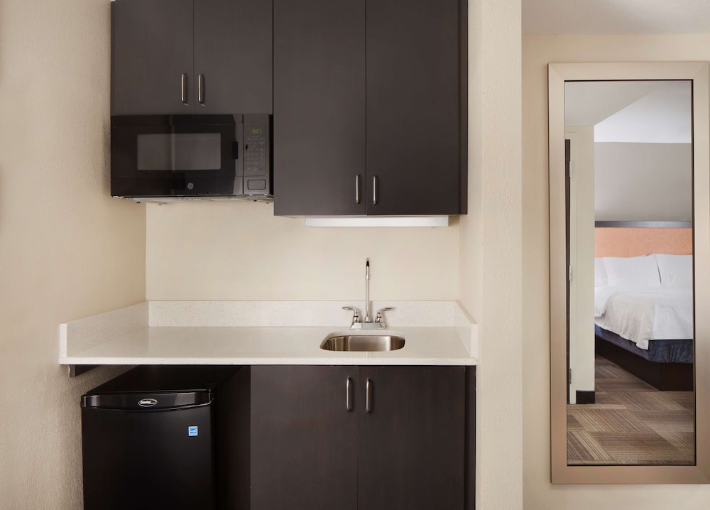 Room, 1 King Bed, Accessible (Mobility & Hearing, Roll-in Shower) - Photo 2