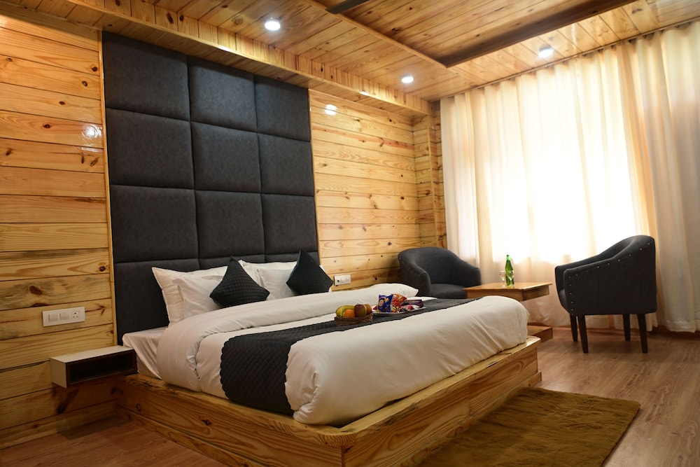 Royal Single Room