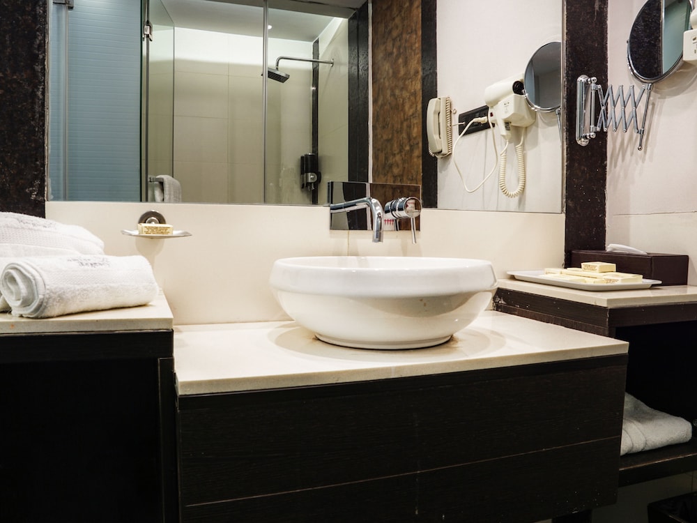Executive Room, 1 Double Bed, Private Bathroom, City View photo 2
