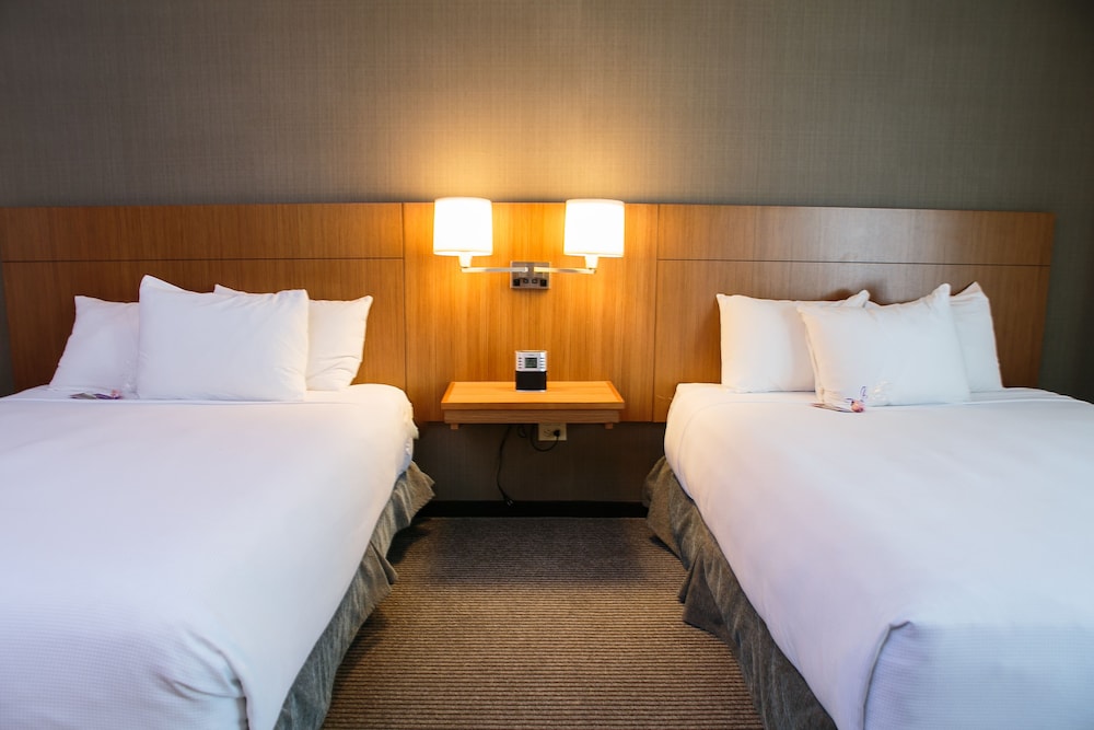 Standard Room, 2 Queen Beds photo 3