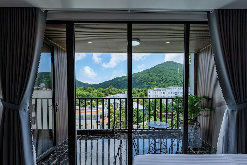 Family Quadruple Room, Balcony - Photo 5