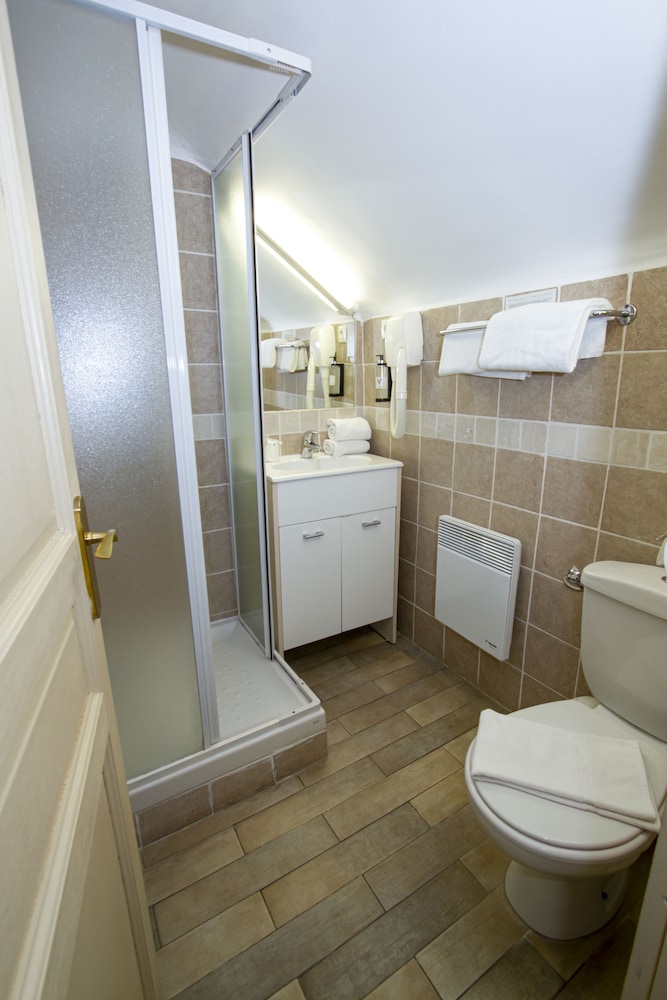 Comfort Room - Photo 6
