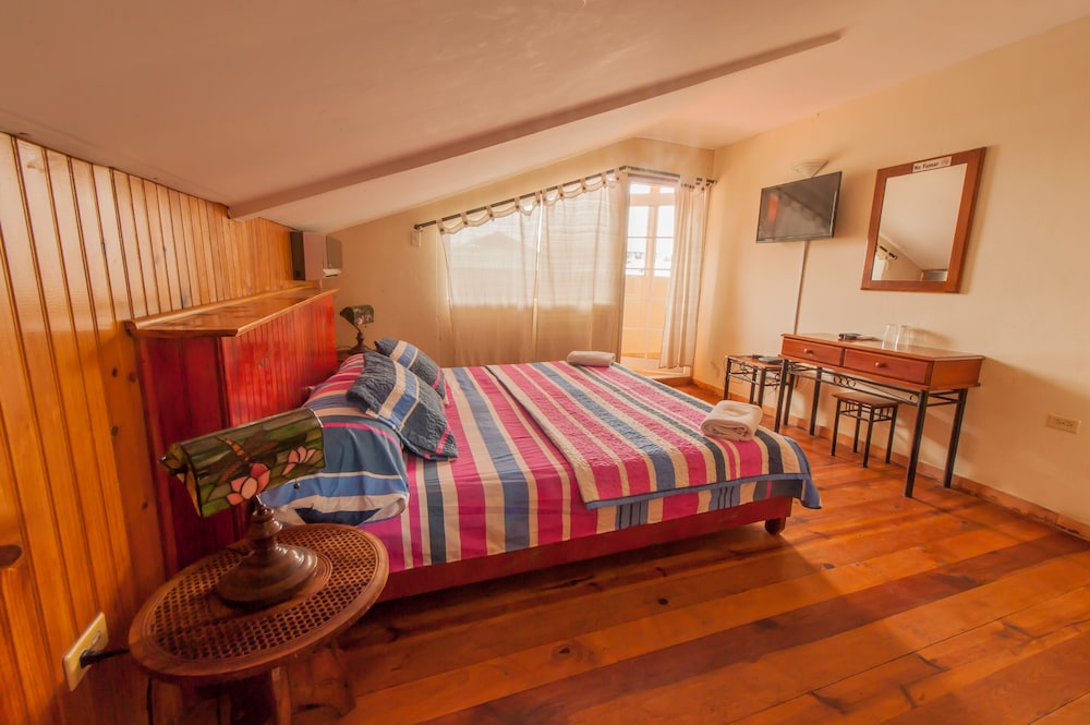 Standard Double Room, 1 King Bed photo 2