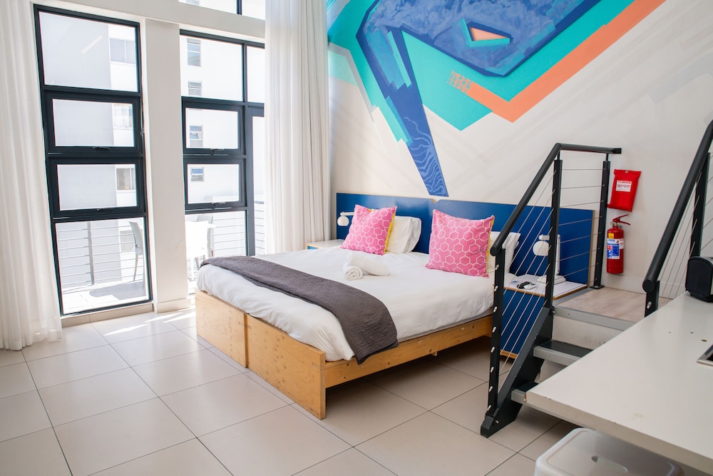 4-Bed Deluxe Studio (Partial Sea View)