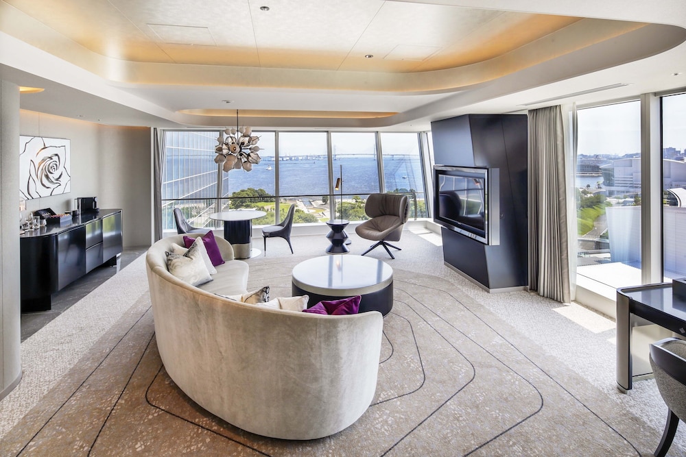 The Kahala Suite King, Non Smoking - Photo 1