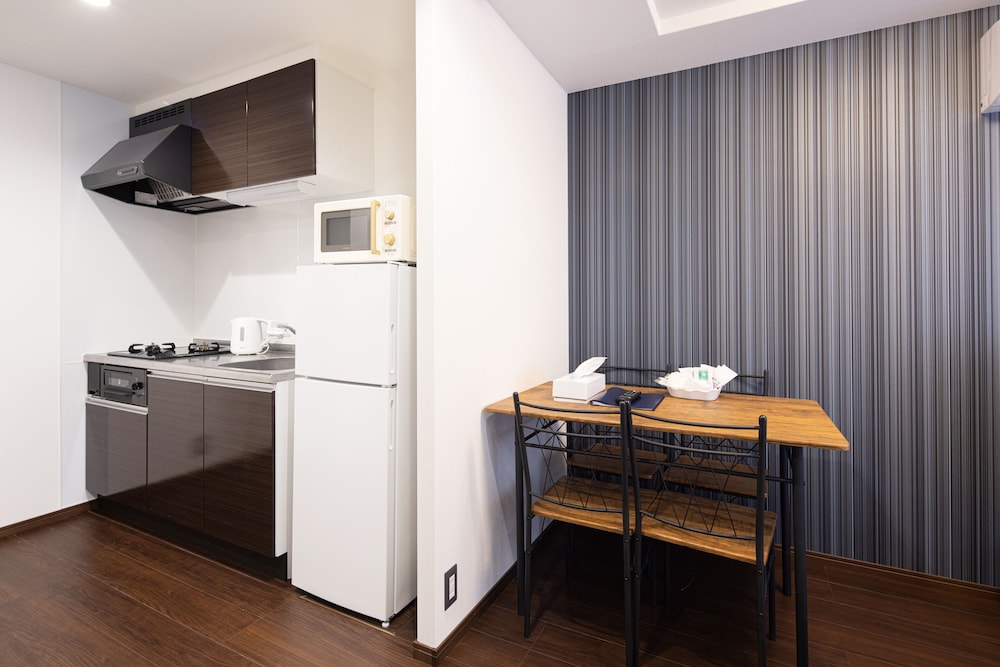 Suite, 1 Bedroom - Photo 8
