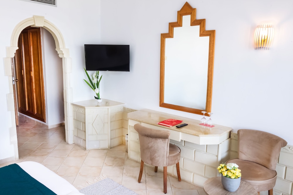Double Room - Photo 2
