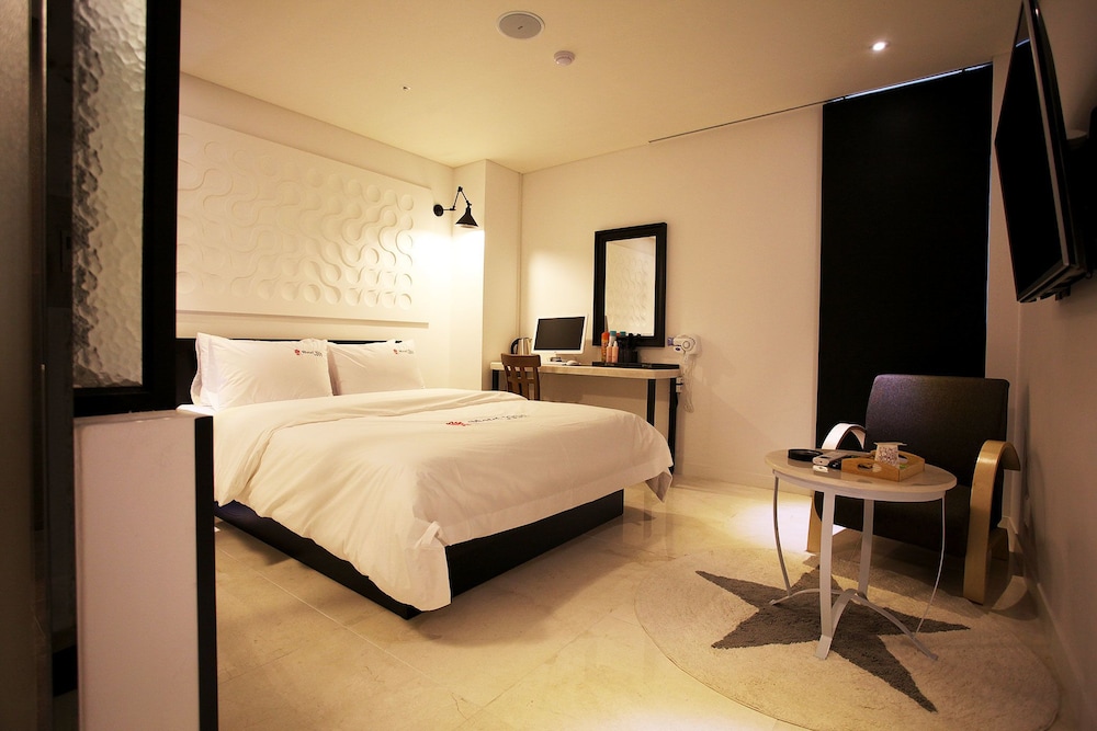 Standard Room photo 2
