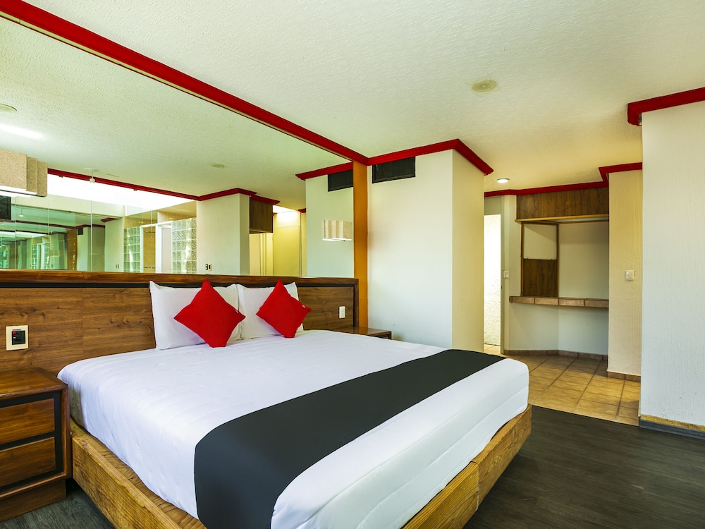 Deluxe Room - Photo 9