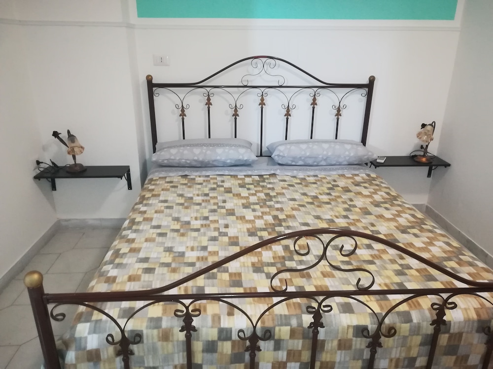 Basic Quadruple Room photo 2