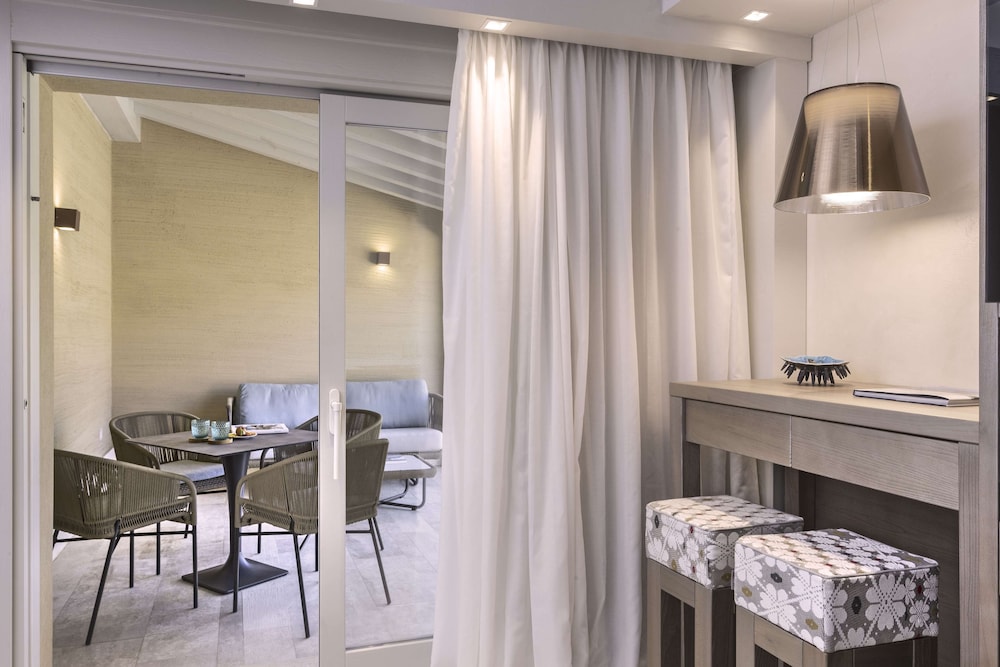 Room, 1 King-Bett, Poolblick, Adults Only 16+