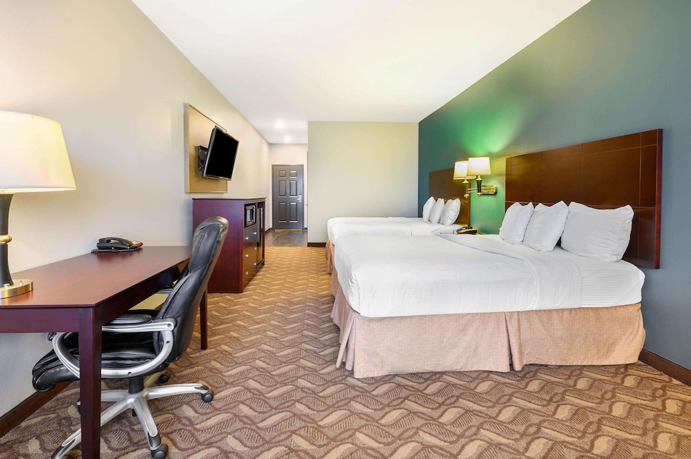 Room, 2 Queen Beds, Non Smoking - Photo 3