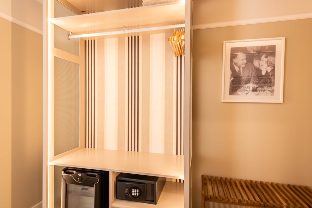 Superior Double or Twin Room, City View - Photo 5