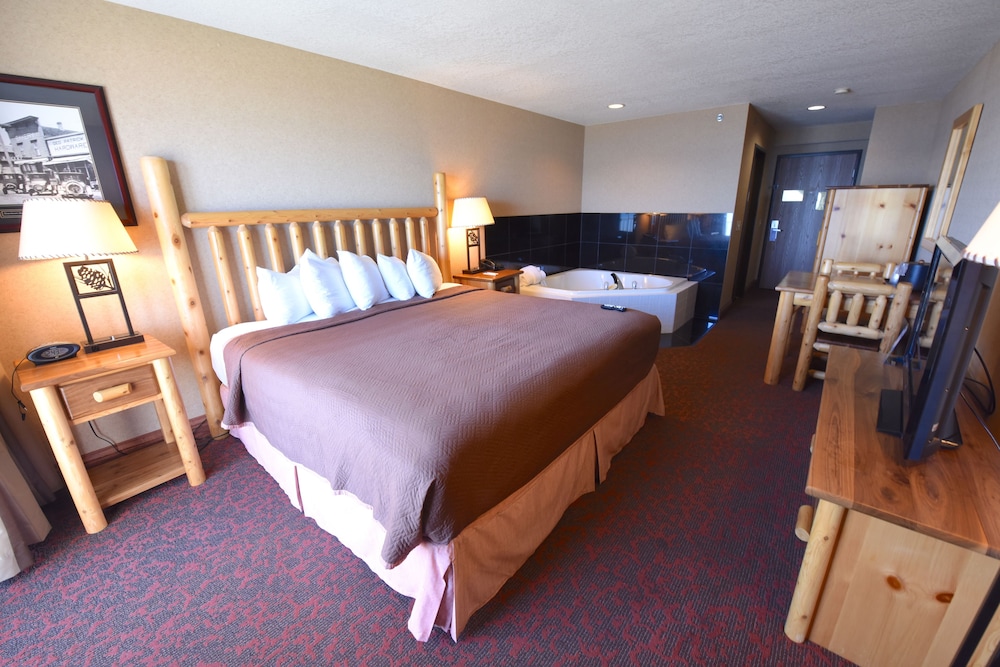 Room, 1 King Bed, Jetted Tub, Lakeside