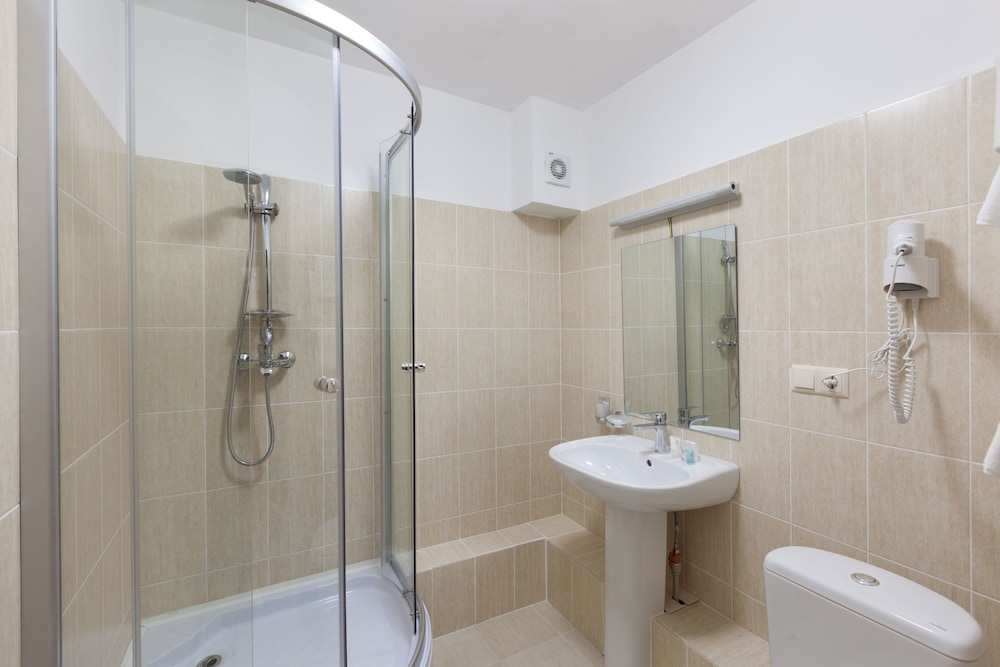 Standard Double Room - Photo 5