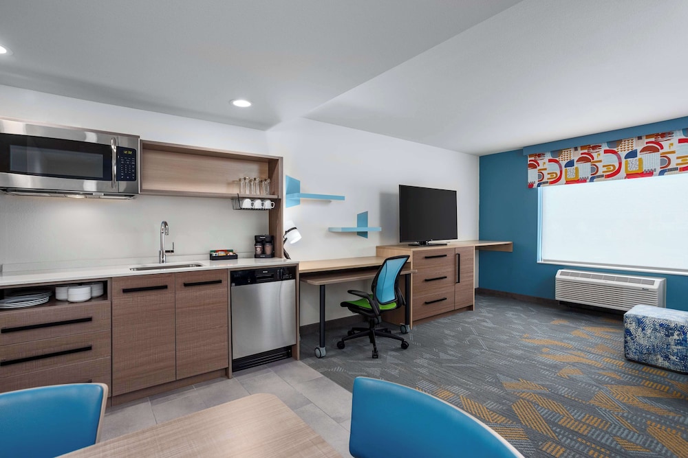 Suite, 1 Bedroom - Photo 5
