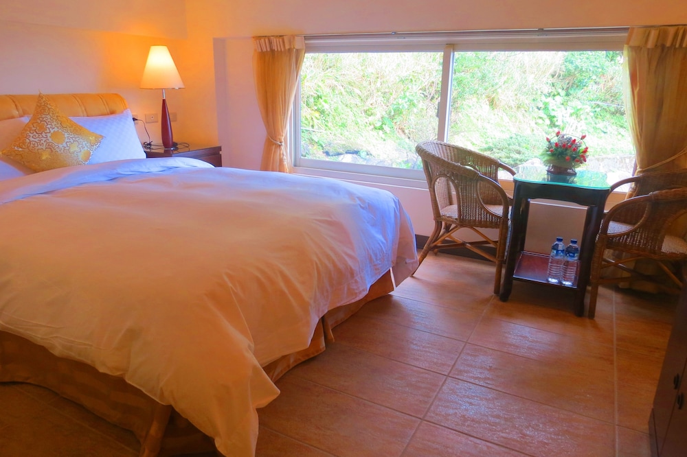 Standard Suite, Sea and Mountain View photo 1
