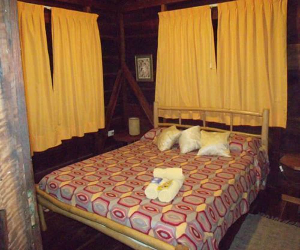 Cabin, Non Smoking, Garden View (1 Queen And 1 Single Bed ) photo 1