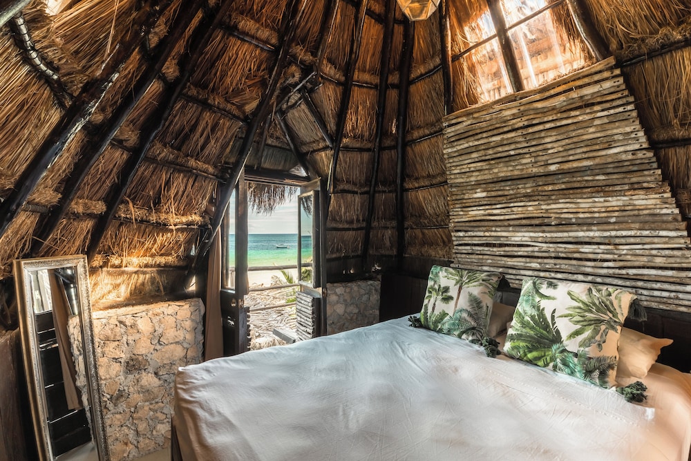 Basic Cabin, Sea Facing