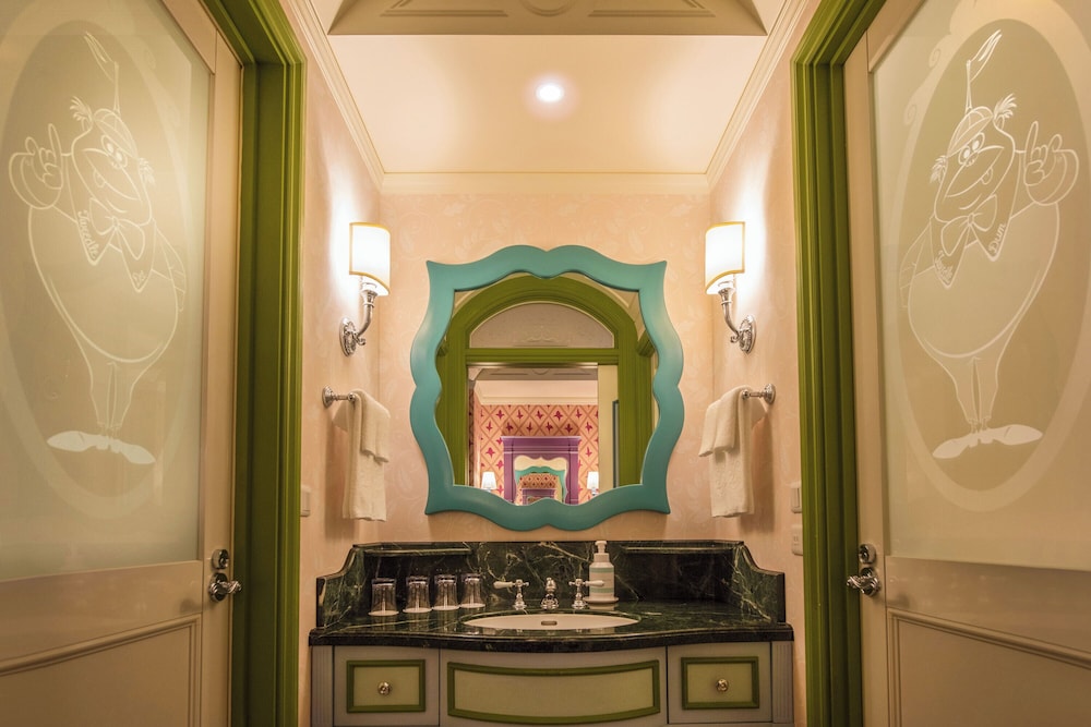 Character Disney's Alice in Wonderland Room (3rd-9th Floors/Non Smoking) photo 2