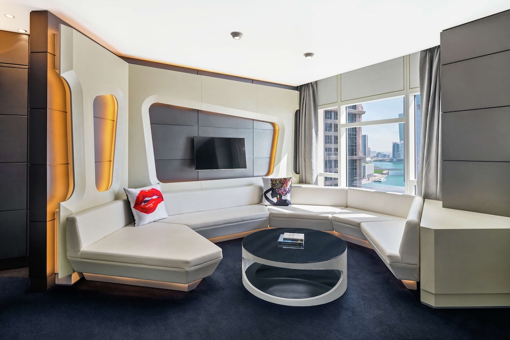 Suite (Round Bed V Suite)