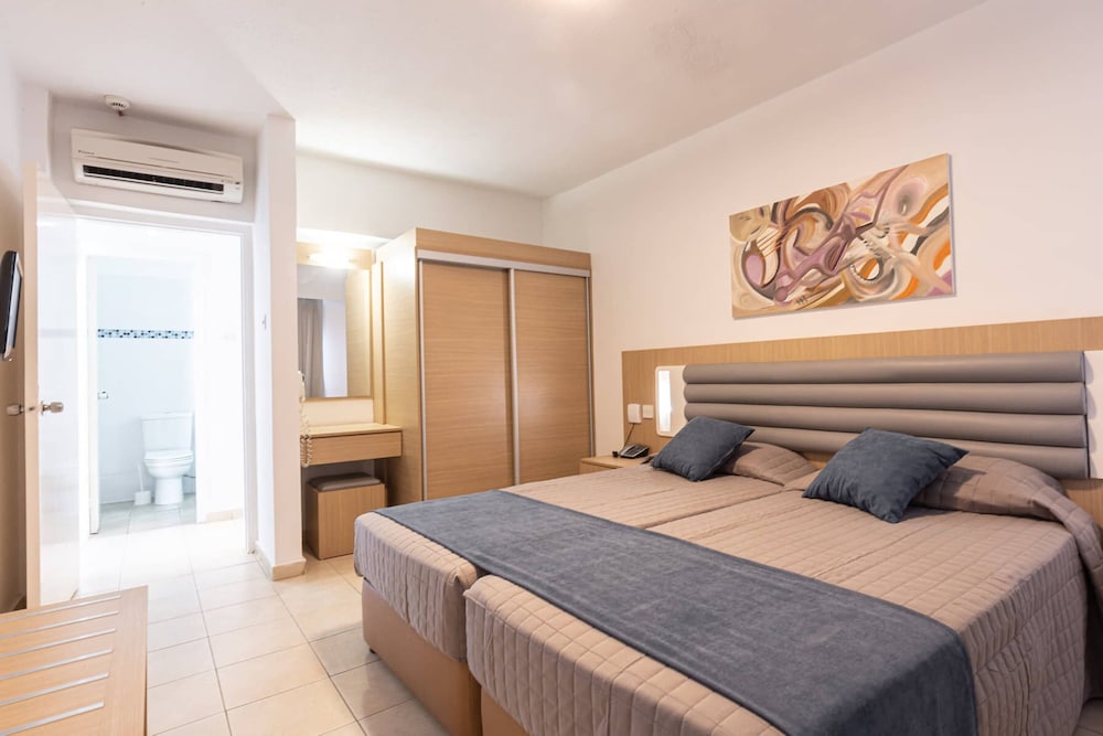 Classic Apartment, City View photo 1