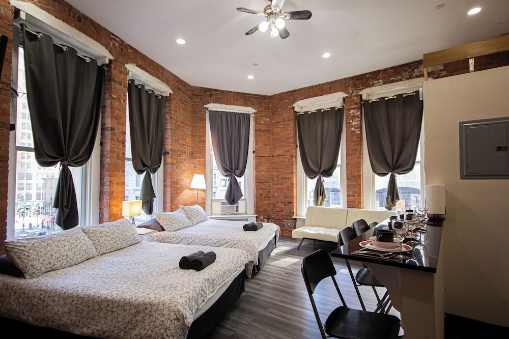 Charming Studio #15