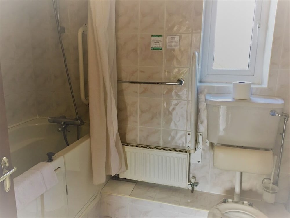 Premium Suite, Ensuite photo 3