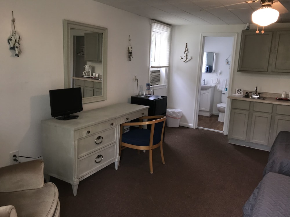 Standard Room, 2 Double Beds photo 3