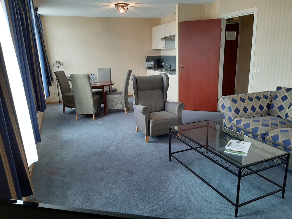 Royal Suite photo 2