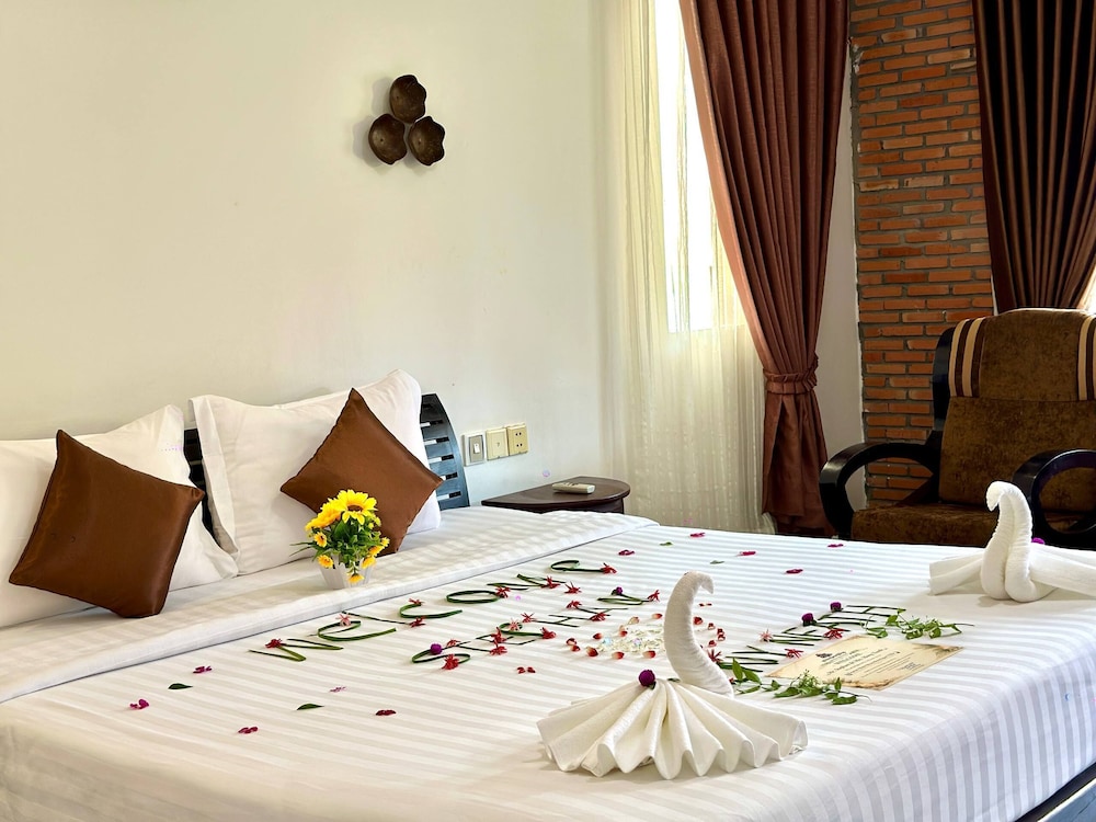 Deluxe Double Room, Balcony, Garden View