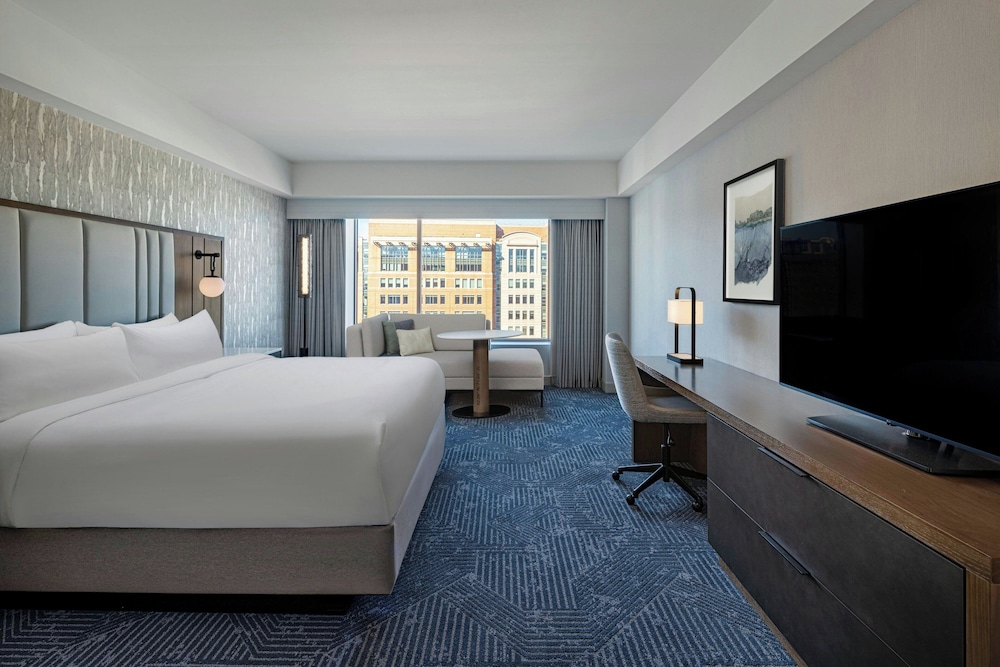 Club Room, 1 Double Bed (Mobility/Hearing Accessible, Tub)