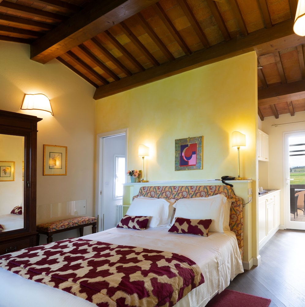 Deluxe Double Room Single Use, Kitchenette photo 2