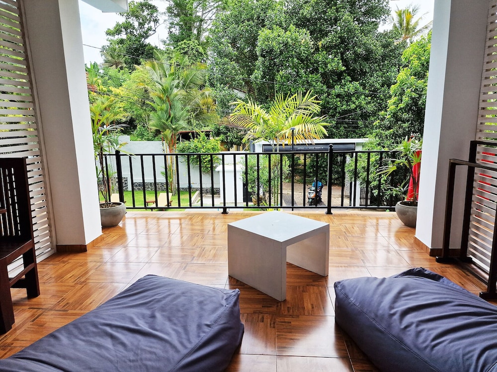 Deluxe Double Room, 1 King Bed, Terrace, Pool View photo 2