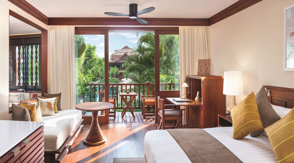 Junior Suite (Poolside)