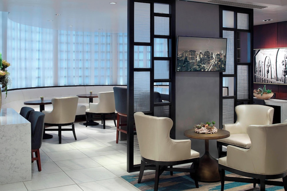 Concierge Room, Executive Suite, 1 Bedroom - Photo 7