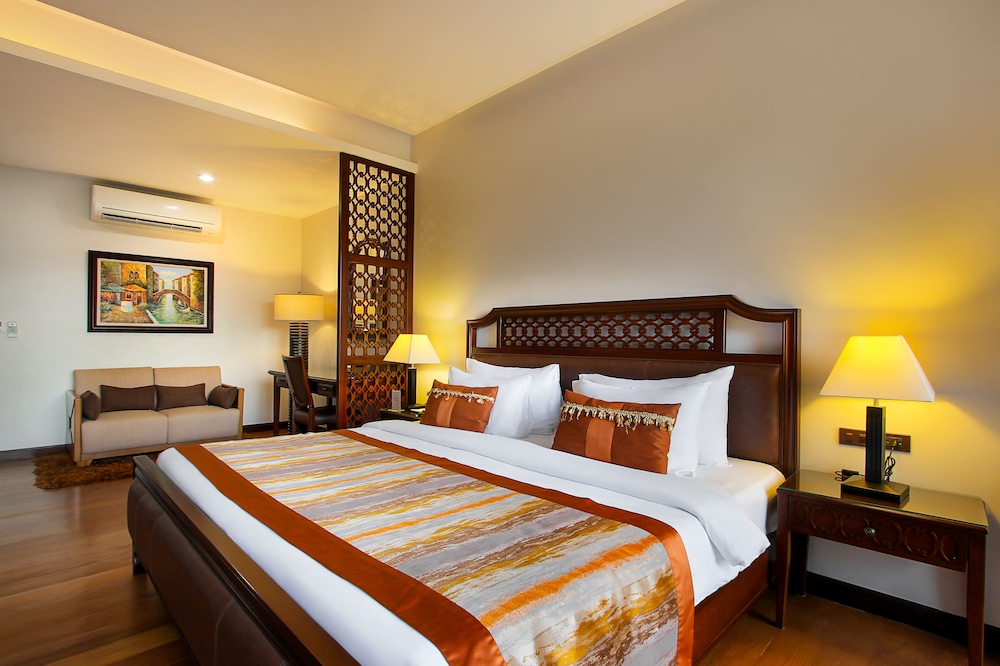 Jacuzzi Suite photo 2