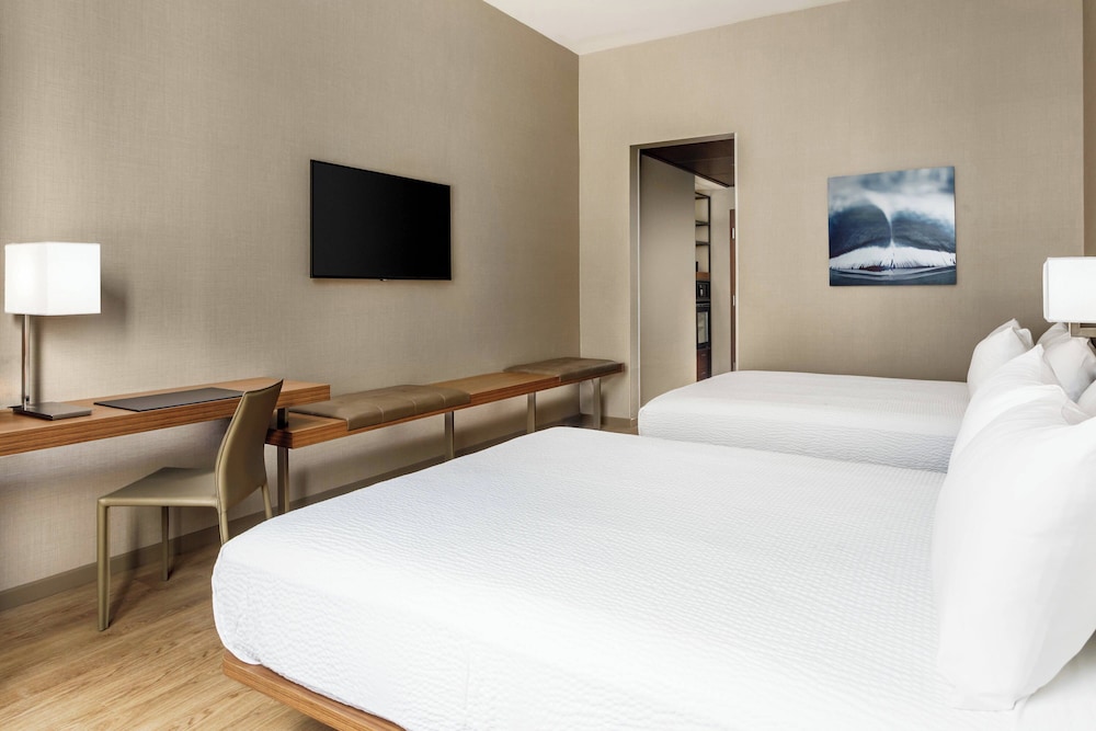 Room, 2 Queen Beds (Mobility/Hearing Accessible, Tub)