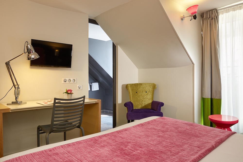 Superior Double or Twin Room photo 3