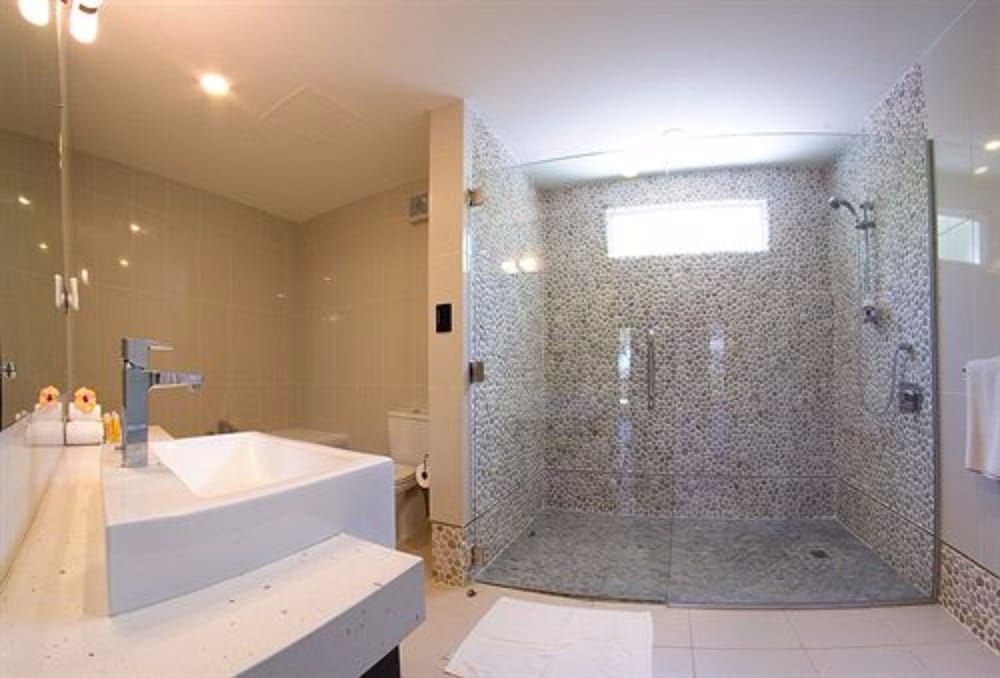 Tropical 3 Bedroom Apartment - Photo 9